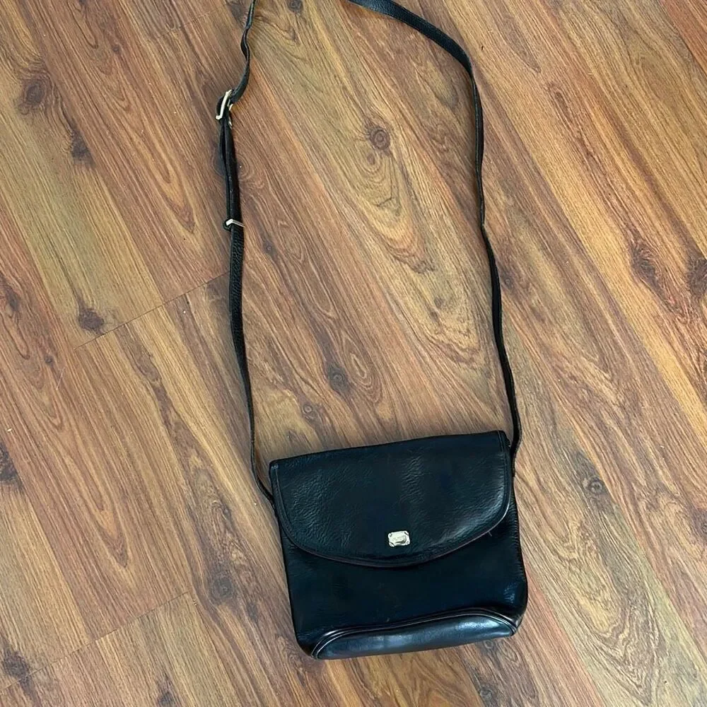 Oroton vintage black leather Crossbody bag